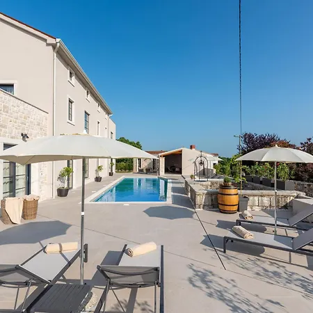 Madora Villa *